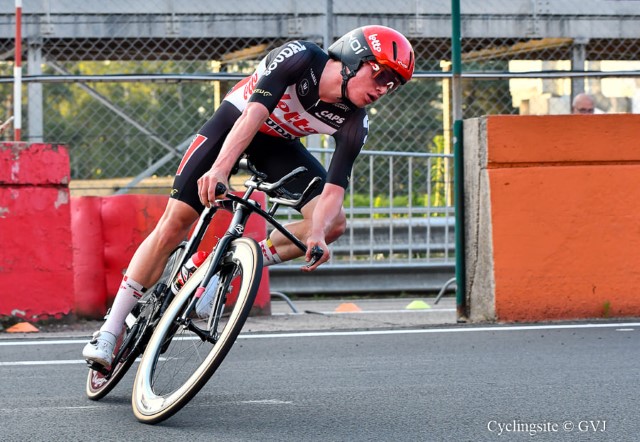 Lennert Van Eetvelt Tekent Tweejarig Profcontract Bij Lotto Soudal 